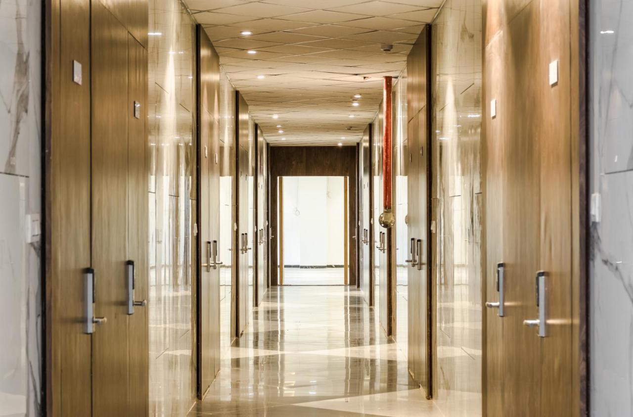 Meridian Hotel & Banquet Σουράτ Εξωτερικό φωτογραφία