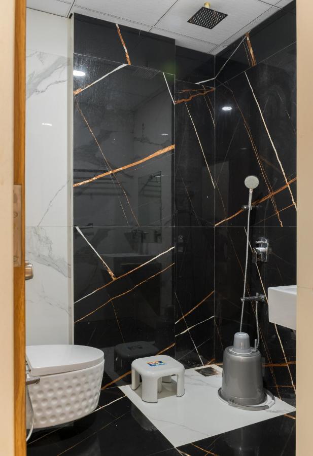 Meridian Hotel & Banquet Σουράτ Εξωτερικό φωτογραφία