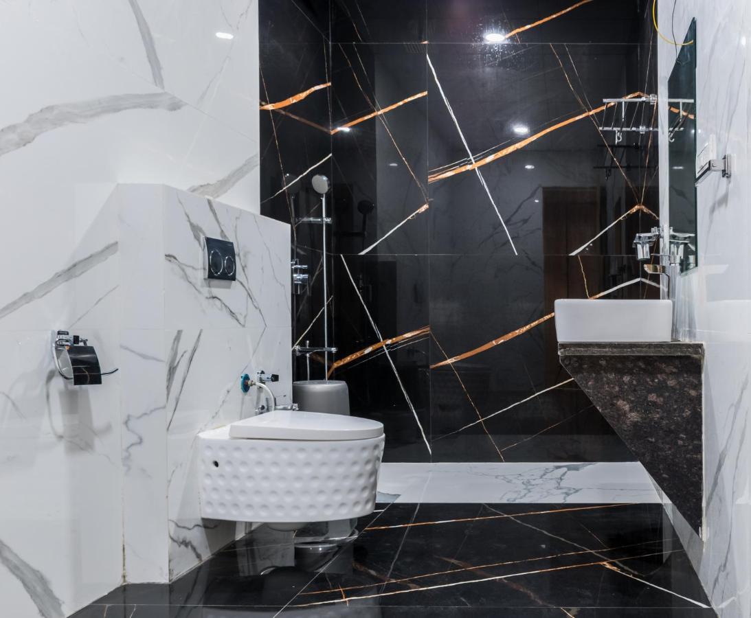 Meridian Hotel & Banquet Σουράτ Εξωτερικό φωτογραφία